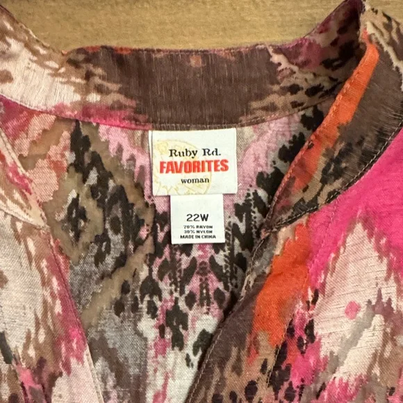 Ruby Rd. Pink and Black Geometric Blouse - Picture 4 of 5
